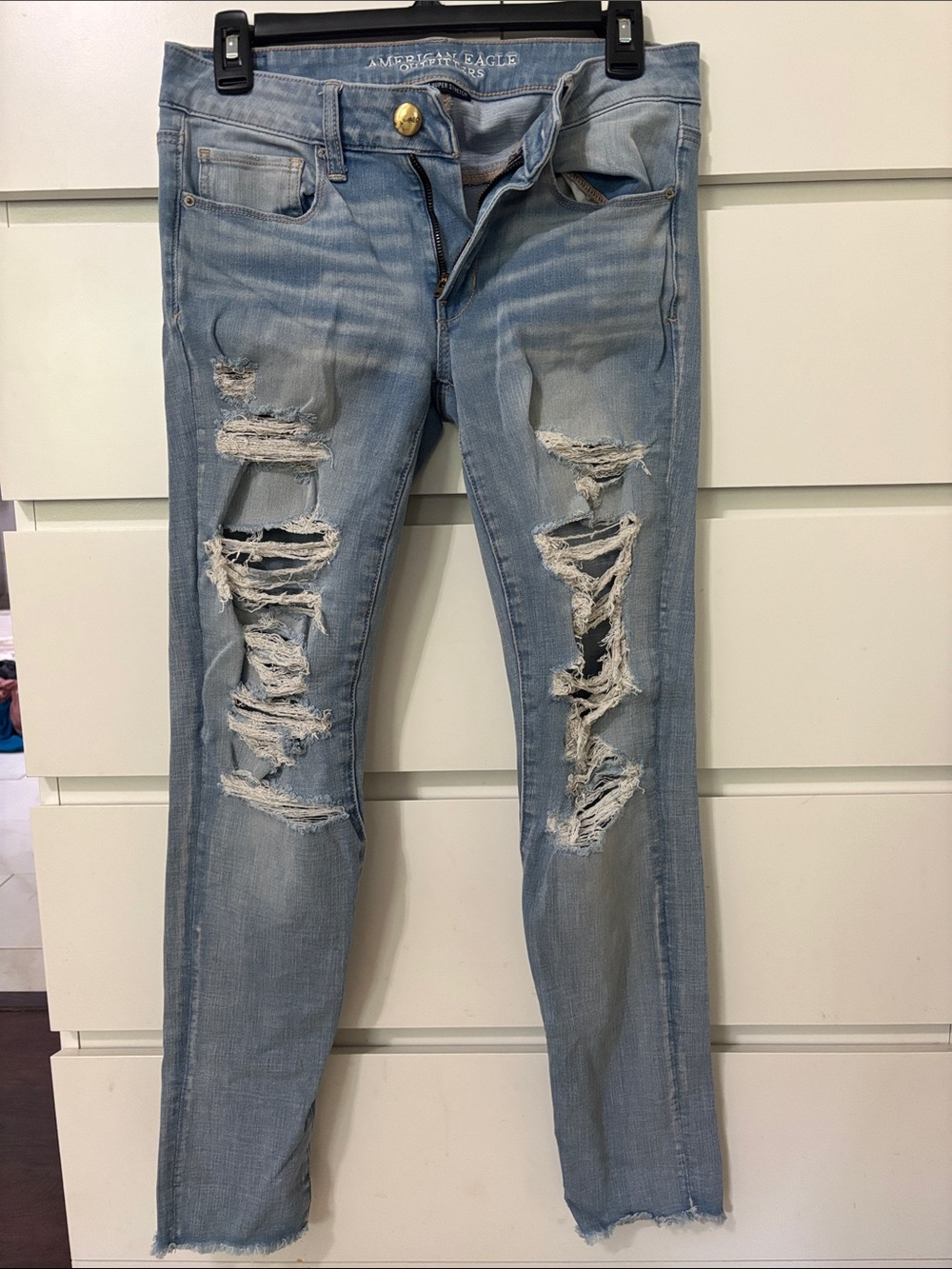 American Eagle Outfitters Light Wash Distressed Ripped Skinny Jeans